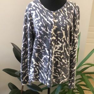 👍🏻2/$25.00 - Ladies Cardigan, gently used, Size XL.